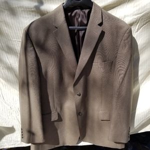 Haggar men's dress dinner jacket  48L New condition no smoking or pets home.